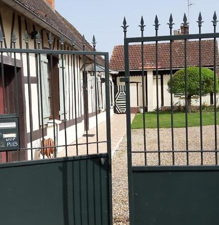 Chez Josie, Gîte et jardin privé, indépendant, calme, parking gratuit, Francheville  Exterior foto