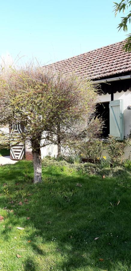 Chez Josie, Gîte et jardin privé, indépendant, calme, parking gratuit, Francheville  Exterior foto