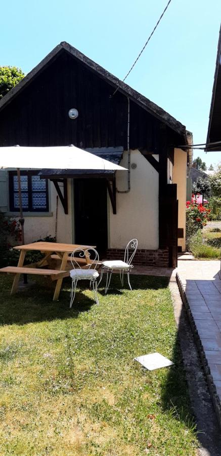 Chez Josie, Gîte et jardin privé, indépendant, calme, parking gratuit, Francheville  Exterior foto