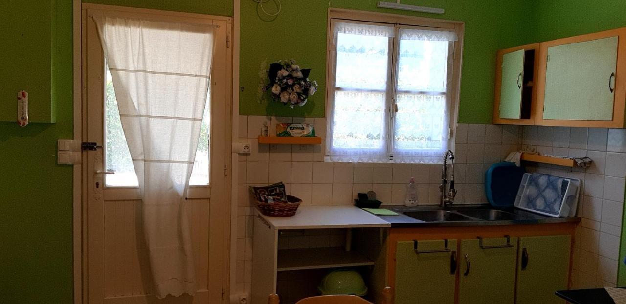 Chez Josie, Gîte et jardin privé, indépendant, calme, parking gratuit, Francheville  Exterior foto