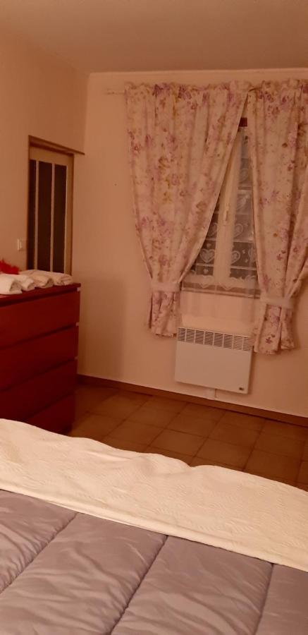 Chez Josie, Gîte et jardin privé, indépendant, calme, parking gratuit, Francheville  Exterior foto
