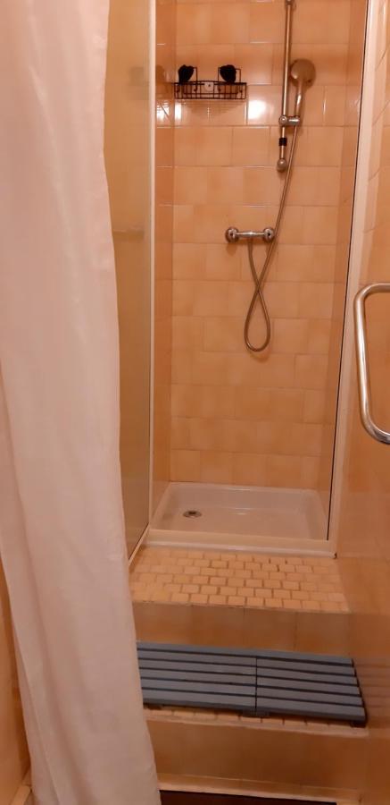 Chez Josie, Gîte et jardin privé, indépendant, calme, parking gratuit, Francheville  Exterior foto